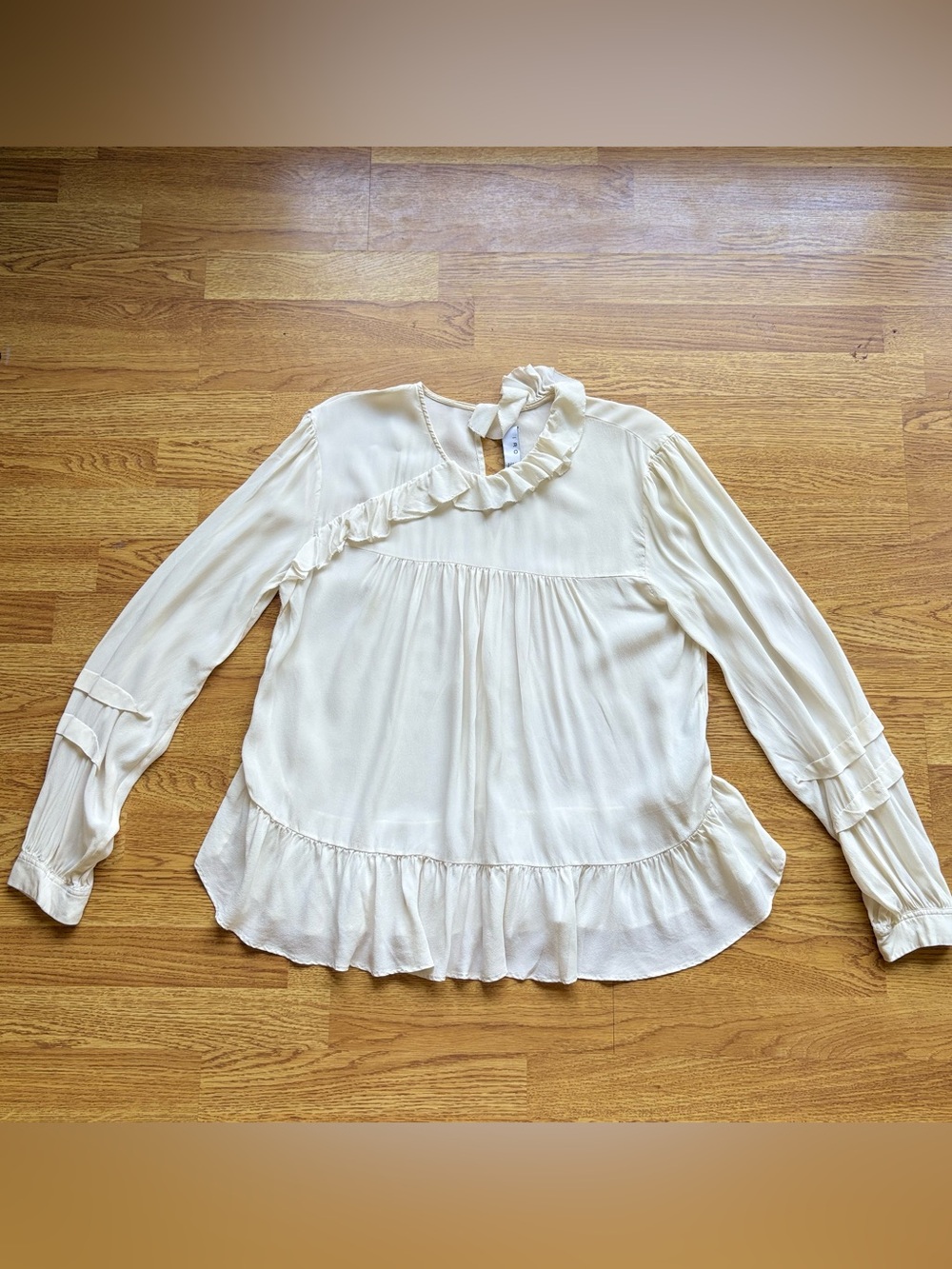 IRO Cream Ruffle Long Sleeve Silk Blouse Top Feminine Delicate Sz 40 US 8-10